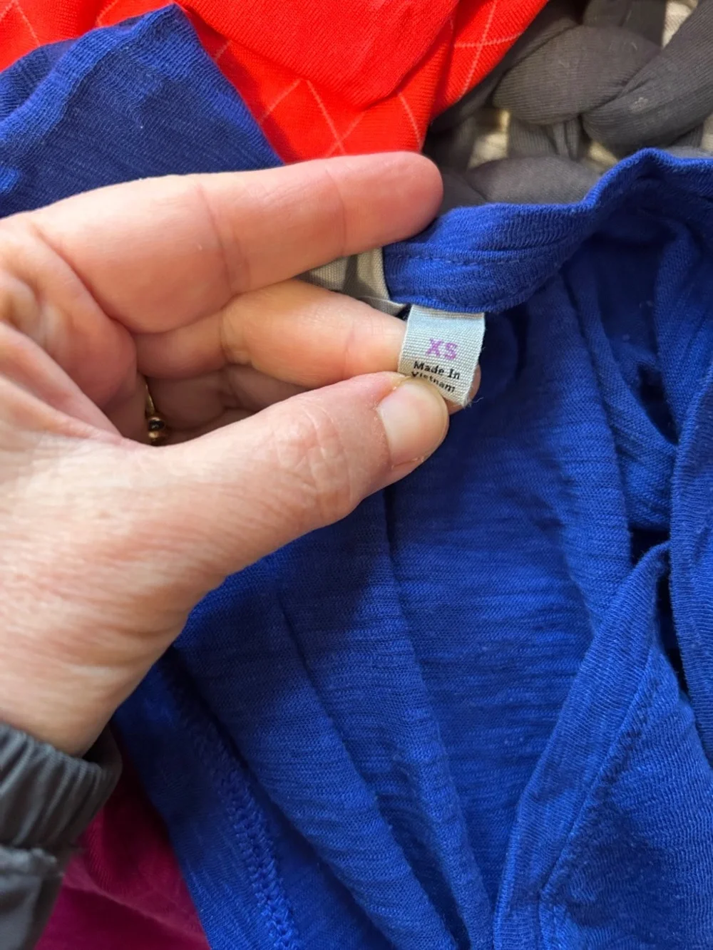 Athleta Daily Tee Bundle -  V neck + Cotton blend - sz Small - Picture 6 of 7